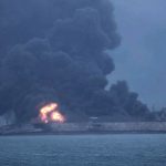 イランの石油タンカー、東シナ海で爆発後に沈没
